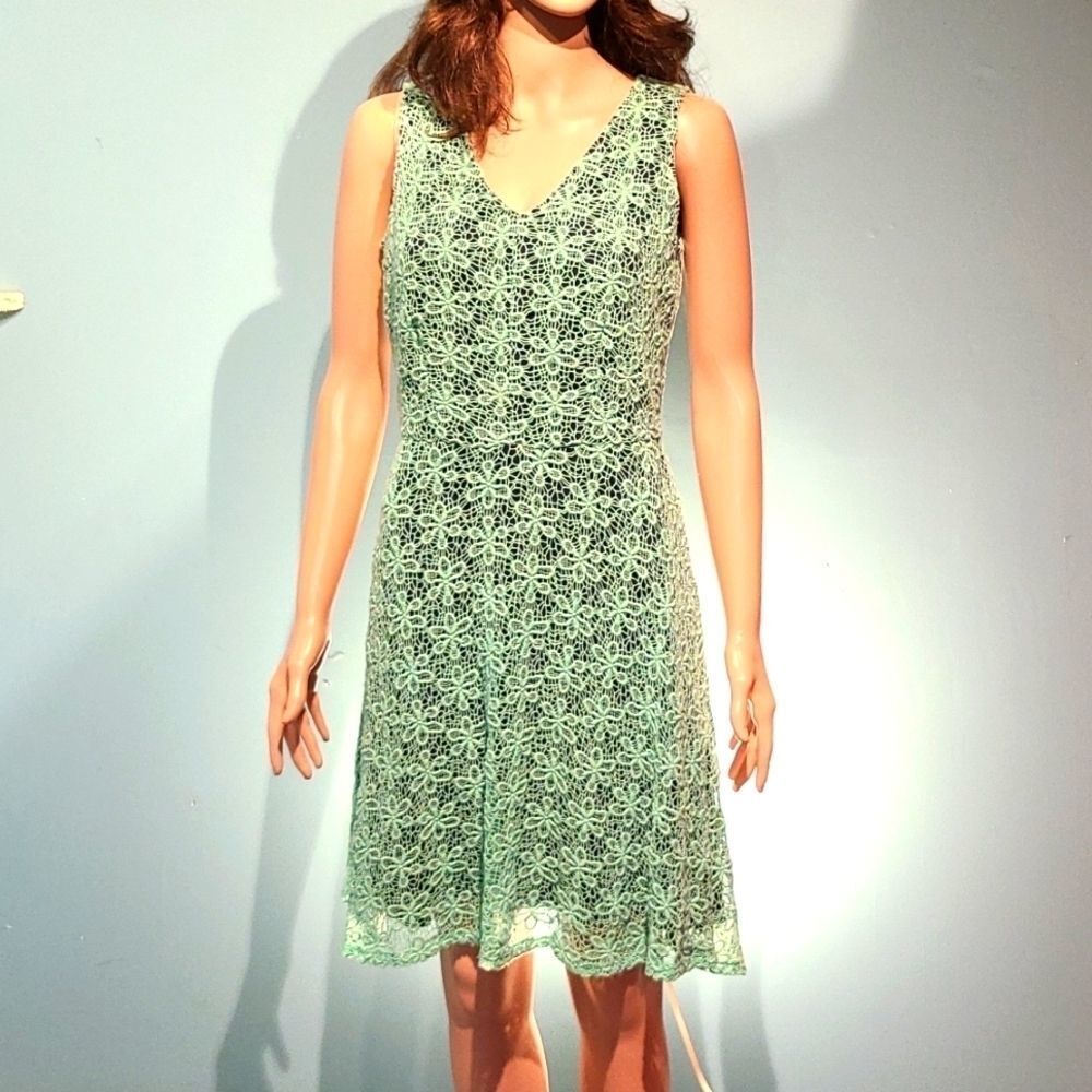 Cynthia Navy-blue green crochet floral dress